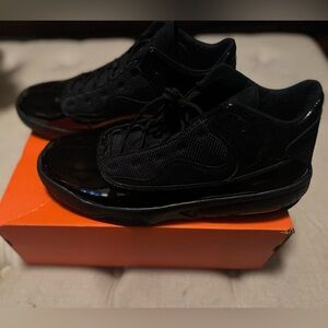 jordan max aura 2 all black